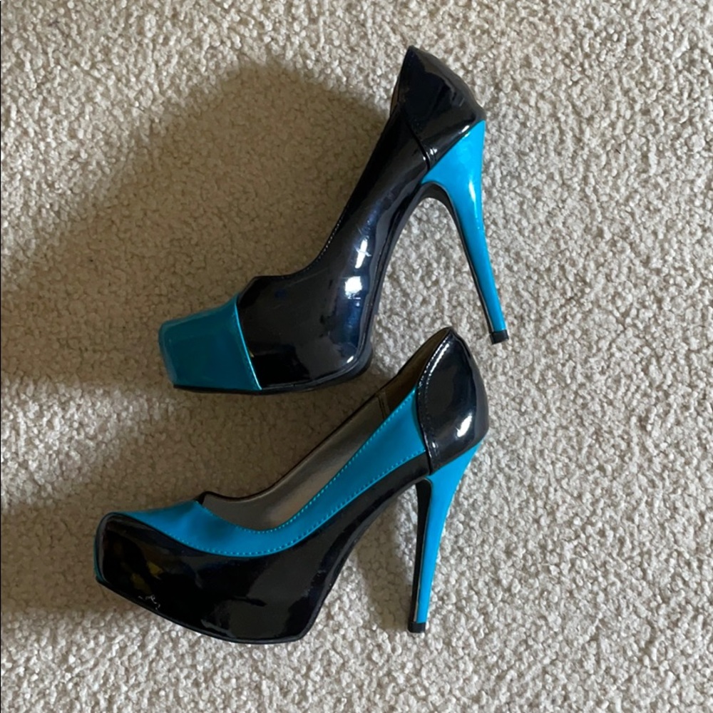Heels - Picture 3 of 4